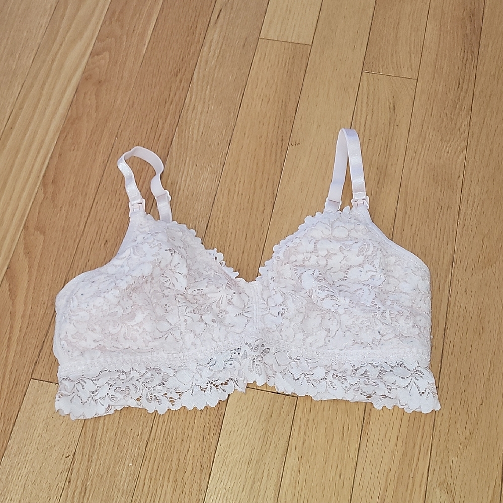 EUC Feeding Bra La Vie En Rose M